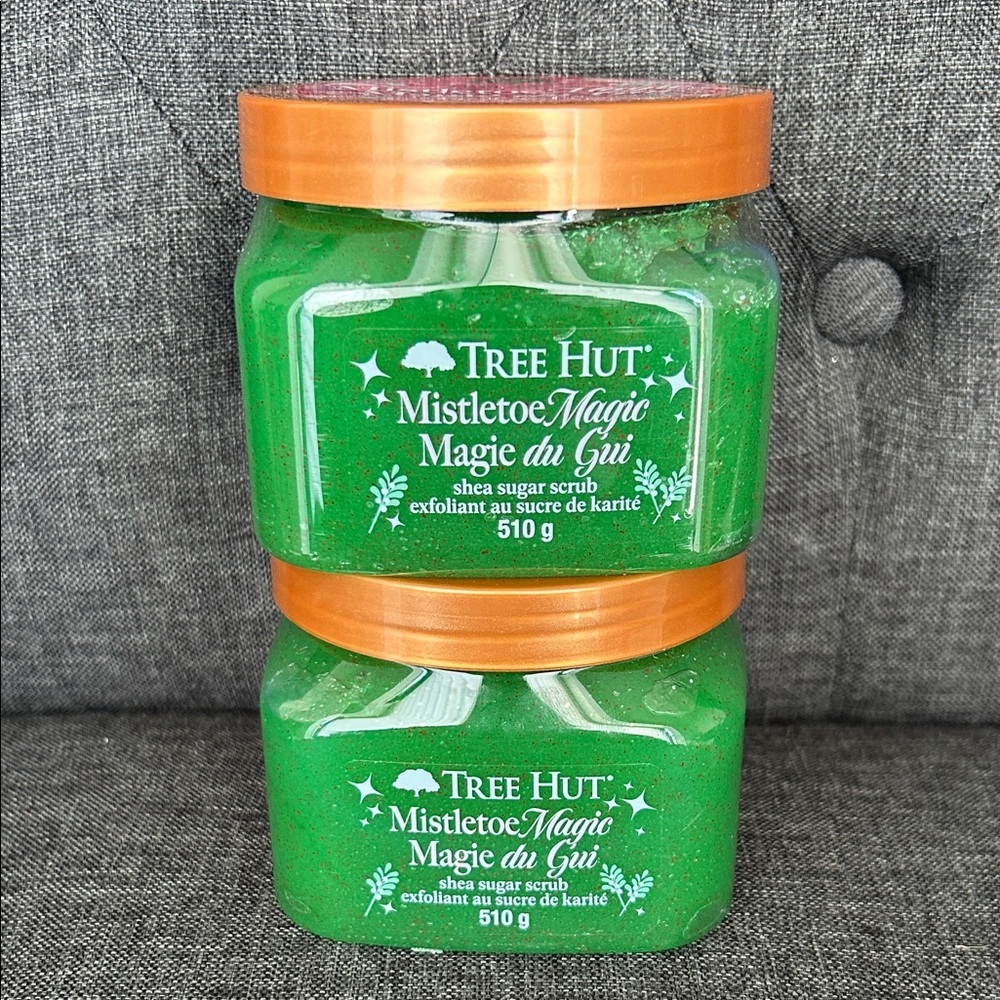 NEW 🆕 TWO Tree Hut Limited Edition Mistletoe Magic Foaming Sugar Scrubs